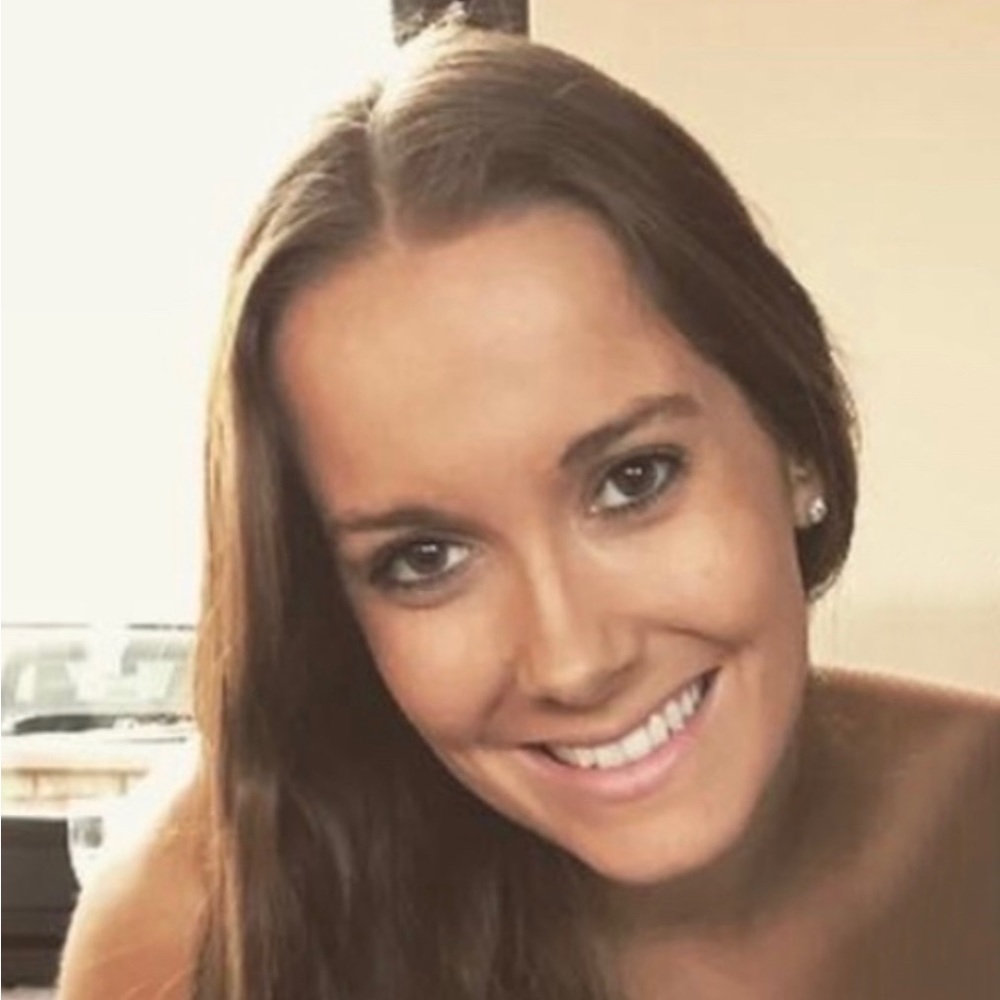 Meet your Posher, Courtney